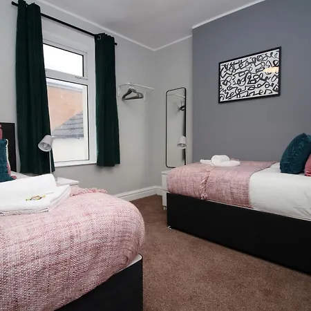 Spacious 4 Bedroom House - Moira Lodge By Ty Sa Cardiff Exterior photo