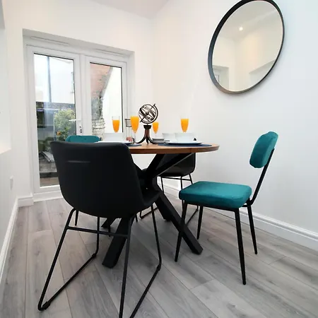 Spacious 4 Bedroom House - Moira Lodge By Ty Sa Cardiff Exterior photo