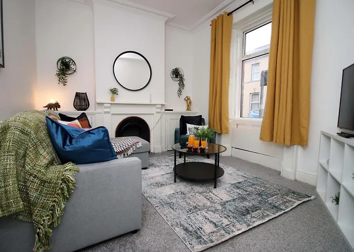 Spacious 4 Bedroom House - Moira Lodge By Ty Sa