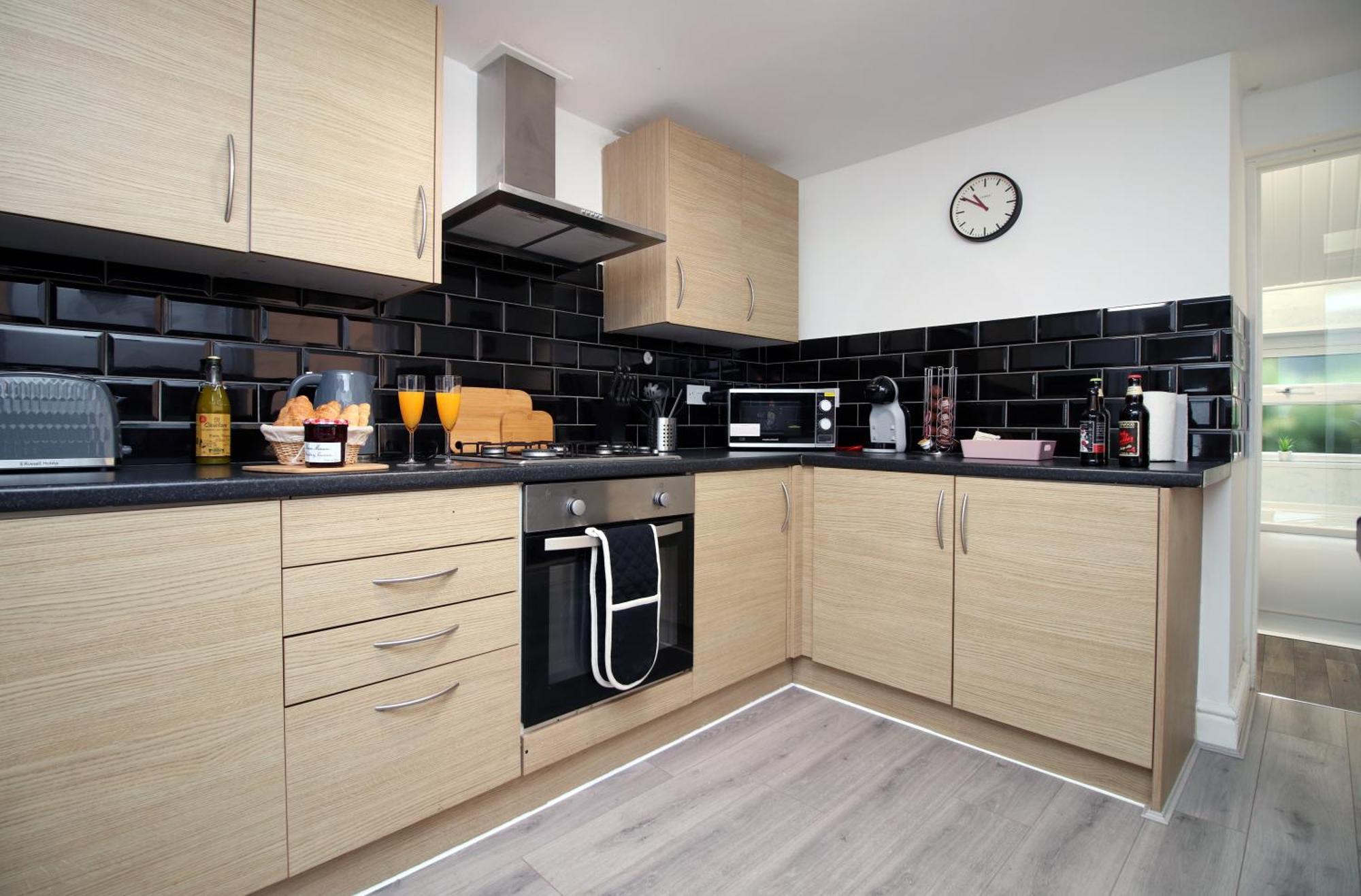 Apartment Spacious 4 Bedroom House - Moira By Ty Sa *